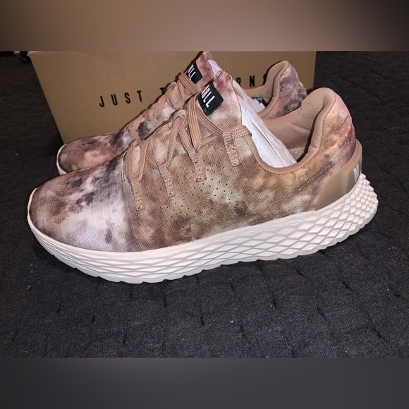 WOMEN'S TIE-DYE RIPSTOP RUNNER - Picture 13 of 13